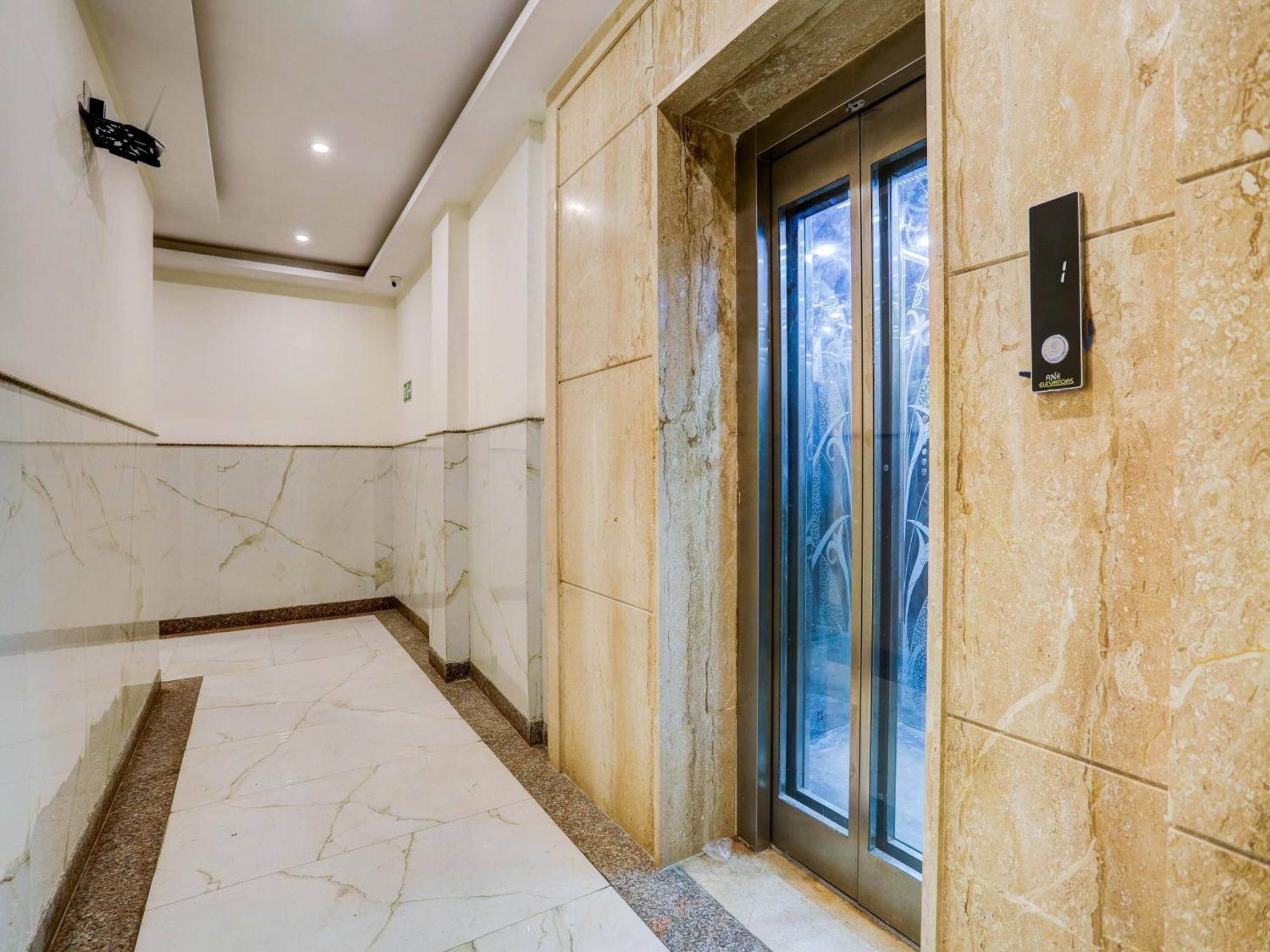 Collecion O White House Hotel New Delhi Exterior photo
